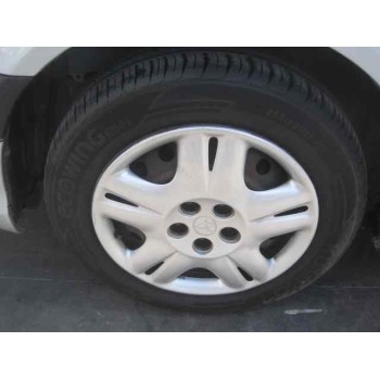 toyota avensis berlina (t 22) del año 2002