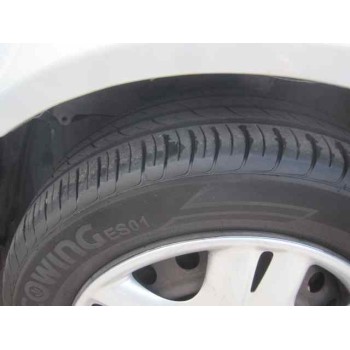 toyota avensis berlina (t 22) del año 2002