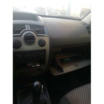 renault megane ii classic berlina del año 2004