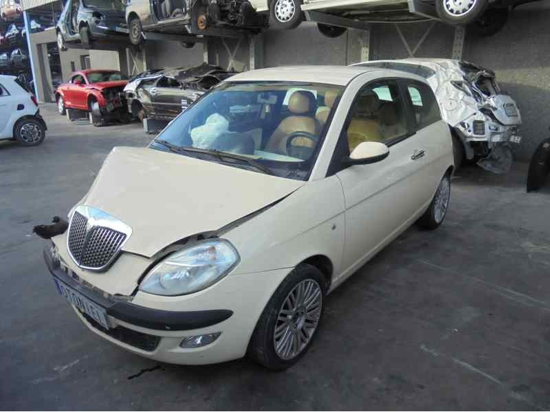 LANCIA YPSILON (101)