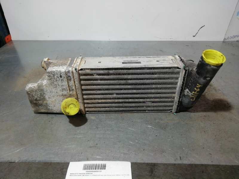 Recambio de intercooler para toyota auris active referencia OEM IAM JD1271005350  