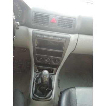 skoda octavia berlina (1u2) del año 1998