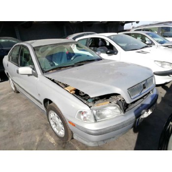 volvo s40 berlina del año 1998