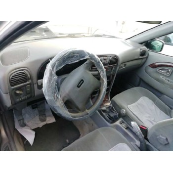 volvo s40 berlina del año 1998