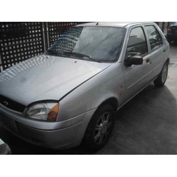 ford fiesta berlina del año 2002