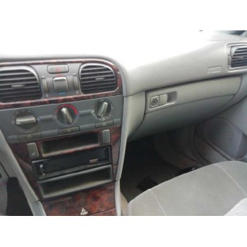 volvo s40 berlina del año 1998