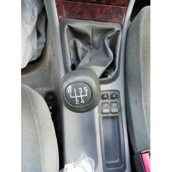 volvo s40 berlina del año 1998