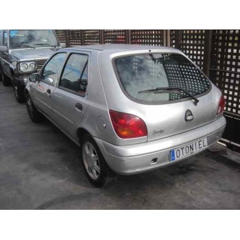 ford fiesta berlina del año 2002