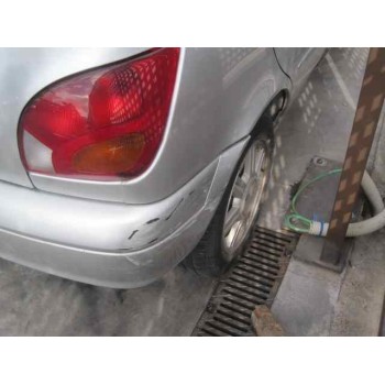 ford fiesta berlina del año 2002