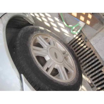 ford fiesta berlina del año 2002