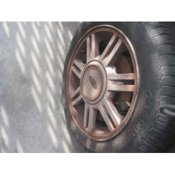 ford fiesta berlina del año 2002