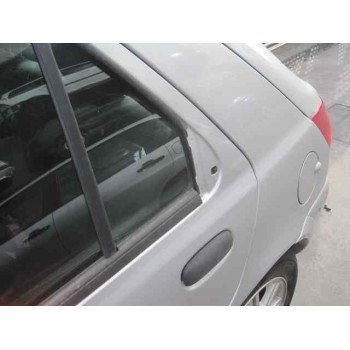 ford fiesta berlina del año 2002