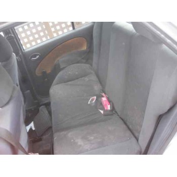 ford fiesta berlina del año 2002