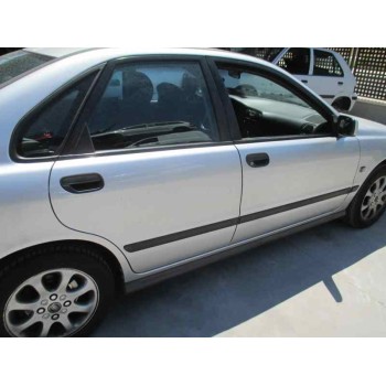 volvo s40 berlina del año 1999