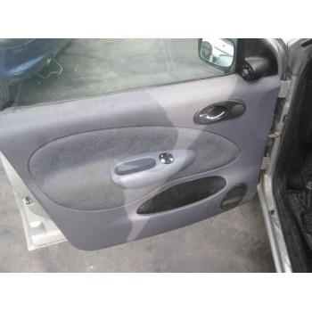 ford fiesta berlina del año 2002