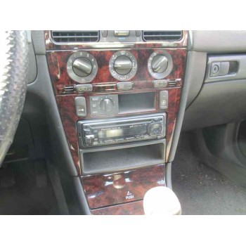 volvo s40 berlina del año 1999