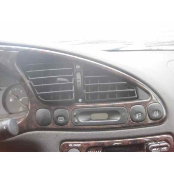 ford fiesta berlina del año 2002