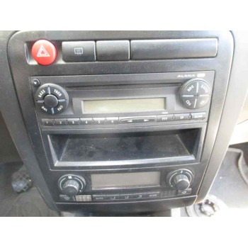 seat ibiza (6l1) del año 2004