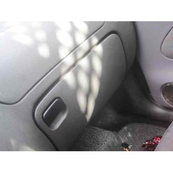 ford fiesta berlina del año 2002