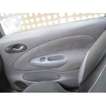 ford fiesta berlina del año 2002