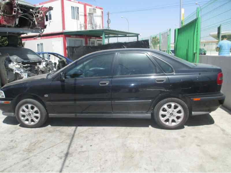 volvo s40 berlina del año 1999