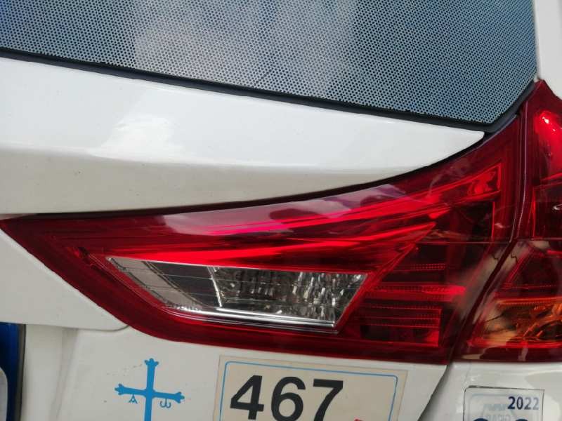 Recambio de piloto trasero derecho interior para toyota auris touring sports (e18) hybrid active referencia OEM IAM   