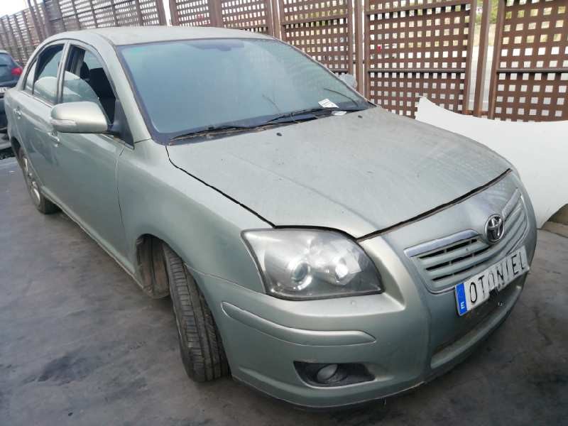 TOYOTA AVENSIS BERLINA (T25)
