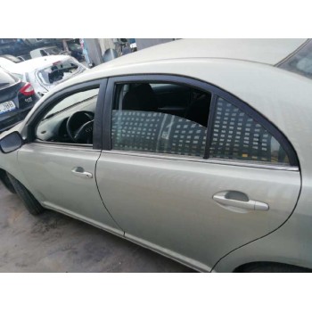 toyota avensis berlina (t25) del año 2006