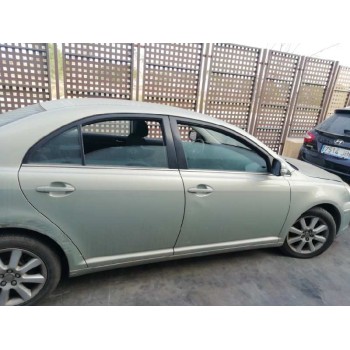 toyota avensis berlina (t25) del año 2006