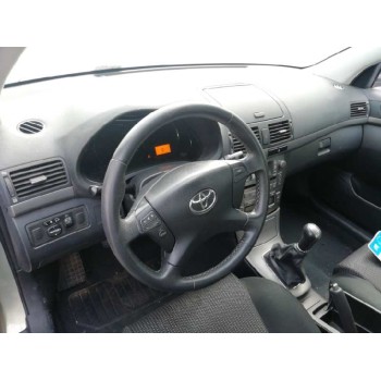 toyota avensis berlina (t25) del año 2006