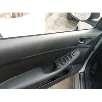 toyota avensis berlina (t25) del año 2006