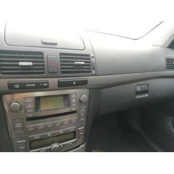 toyota avensis berlina (t25) del año 2006