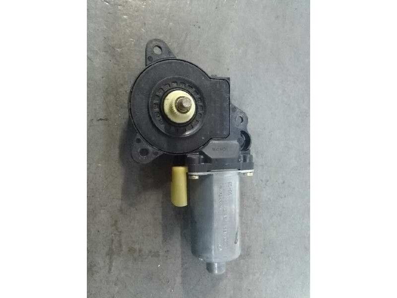 Recambio de motor elevalunas delantero derecho para ford fiesta (cbk) ambiente referencia OEM IAM 0130821939  