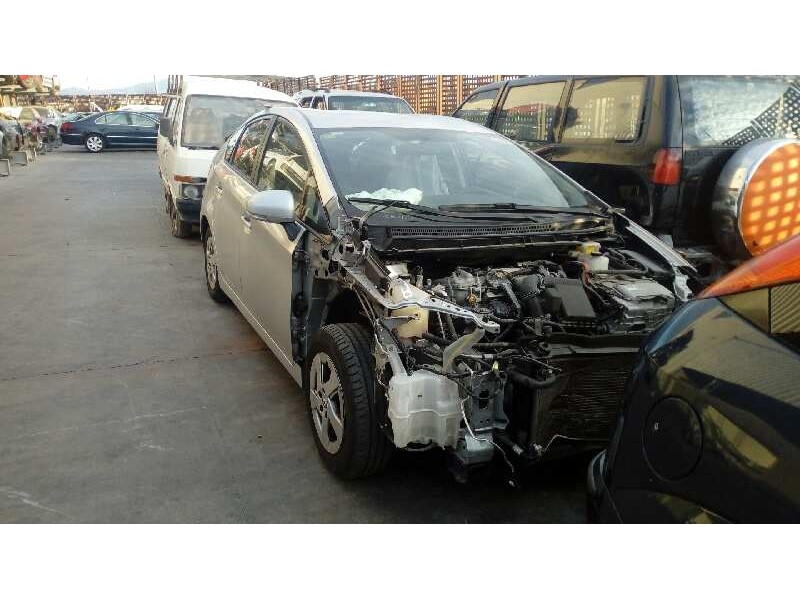 TOYOTA PRIUS (NHW30)