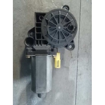 Recambio de motor elevalunas delantero derecho para ford fiesta (cbk) ambiente referencia OEM IAM 0130821939  