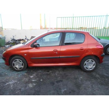 peugeot 206 berlina del año 2000