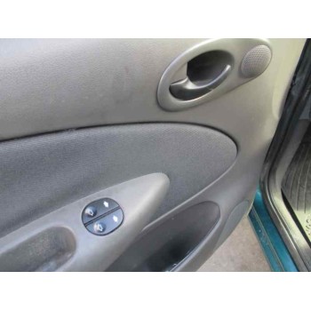 ford fiesta berlina (dx) del año 2000