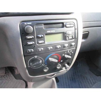 ford fiesta berlina (dx) del año 2000