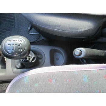 ford fiesta berlina (dx) del año 2000