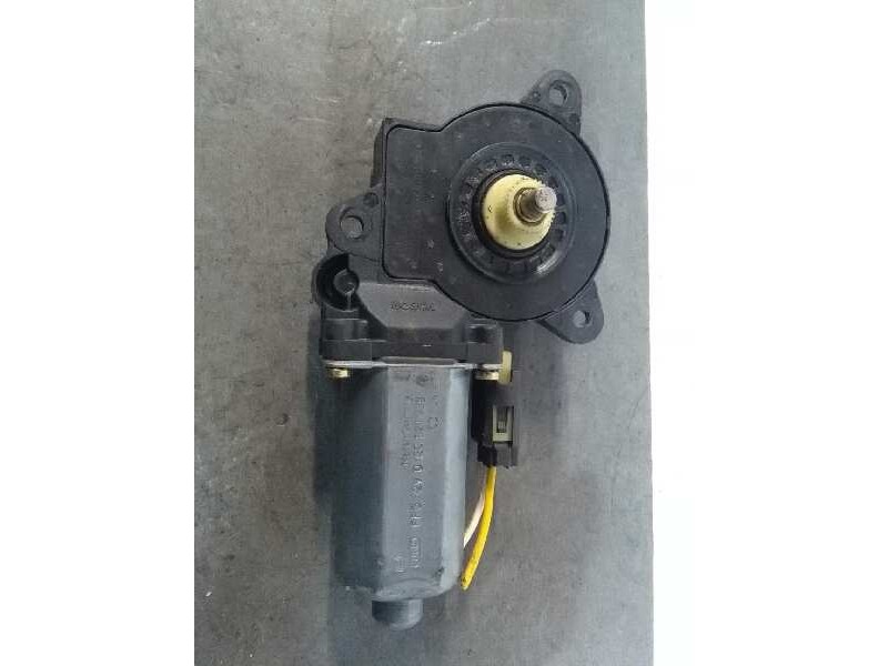 Recambio de motor elevalunas delantero izquierdo para ford fiesta (cbk) ambiente referencia OEM IAM 0130821939 5P 