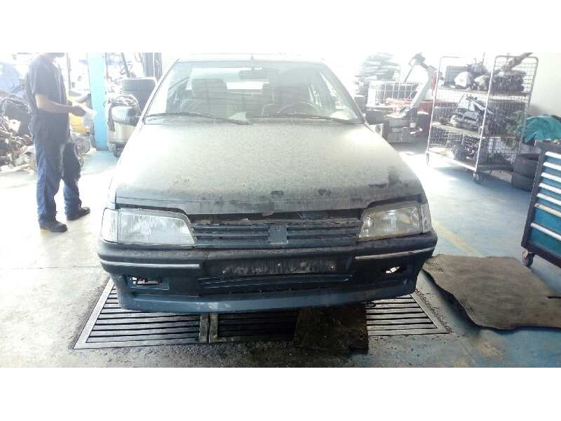 PEUGEOT 405 BERLINA