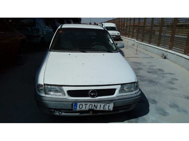 opel astra f berlina del año 1997