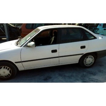opel astra f berlina del año 1997
