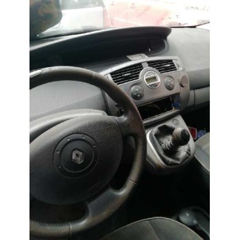 renault grand scenic del año 2004