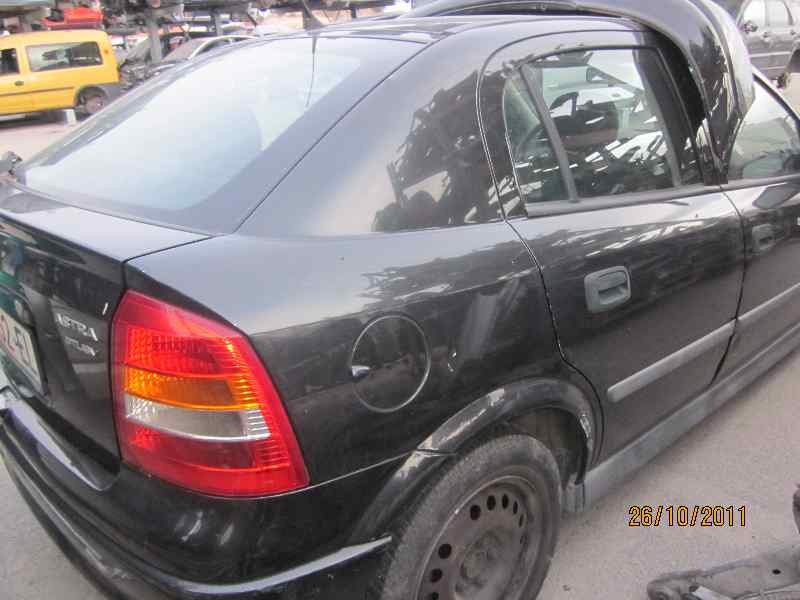 opel astra g berlina del año 2000