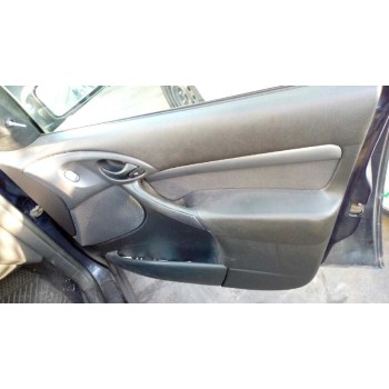 ford focus berlina (cak) del año 2000