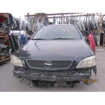 opel astra g berlina del año 2000