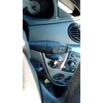 ford focus berlina (cak) del año 2000