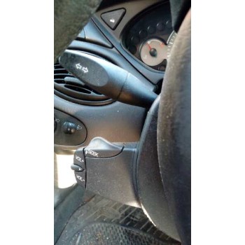 ford focus berlina (cak) del año 2000