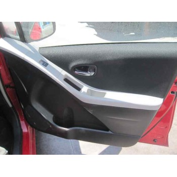 toyota yaris del año 2011